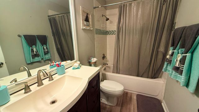 1394 Sound Retreat Drive, Navarre, FL 32566