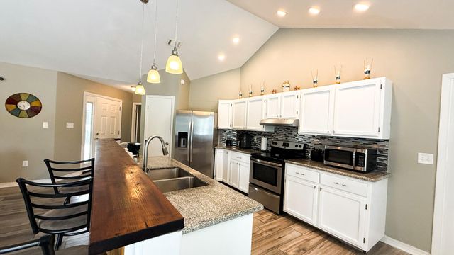 1394 Sound Retreat Drive, Navarre, FL 32566