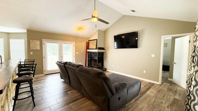 1394 Sound Retreat Drive, Navarre, FL 32566