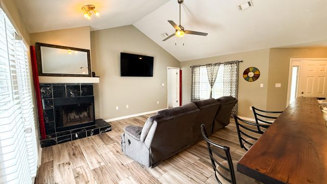 1394 Sound Retreat Drive, Navarre, FL 32566