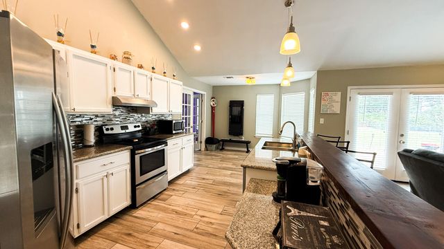 1394 Sound Retreat Drive, Navarre, FL 32566