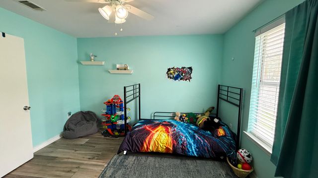 1394 Sound Retreat Drive, Navarre, FL 32566