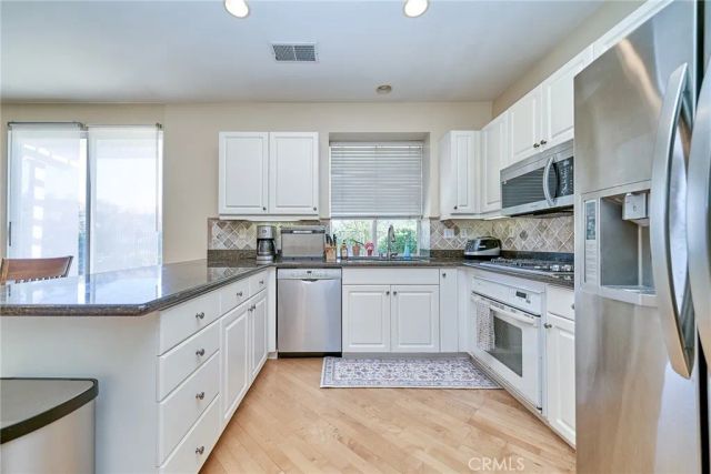 442 Fallbrook Ave, Newbury Park, CA 91320