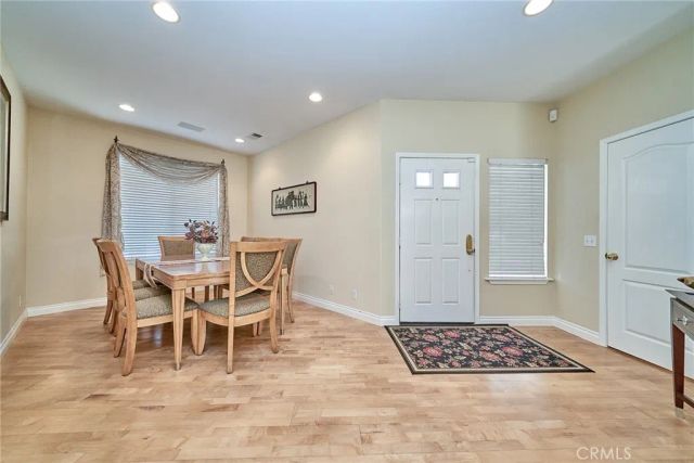 442 Fallbrook Ave, Newbury Park, CA 91320
