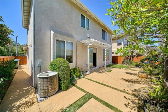442 Fallbrook Ave, Newbury Park, CA 91320