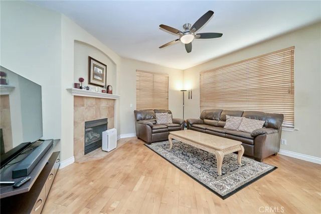 442 Fallbrook Ave, Newbury Park, CA 91320