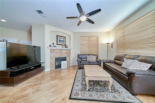 442 Fallbrook Ave, Newbury Park, CA 91320
