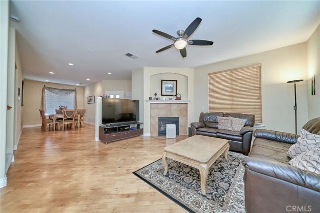 442 Fallbrook Ave, Newbury Park, CA 91320