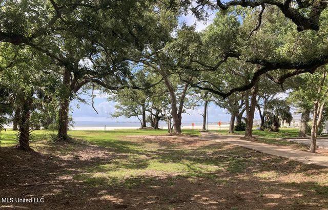 1822 15th Street, B, Gulfport, MS 39501
