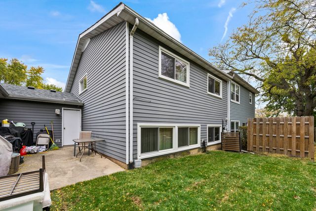 2157 Pepperwood Lane, Glendale Heights, IL 60139