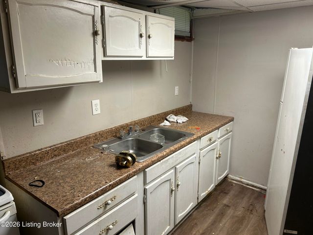 3254 Taylor Blvd, Louisville, KY 40215