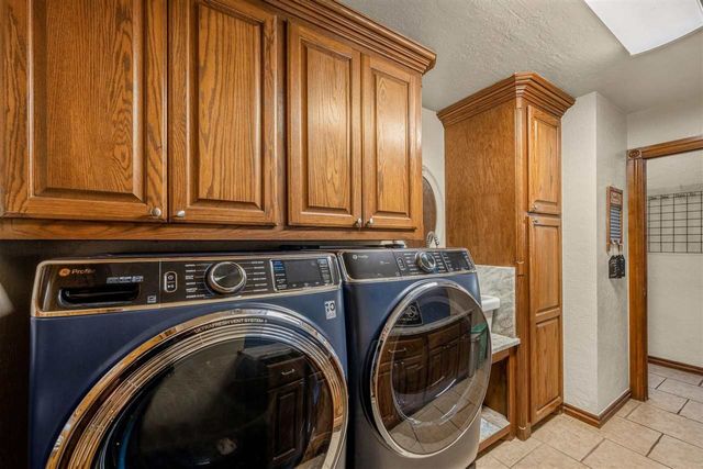 357 SW Matthey Dr, Cache, OK 73527