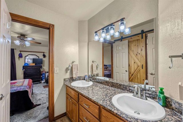 357 SW Matthey Dr, Cache, OK 73527