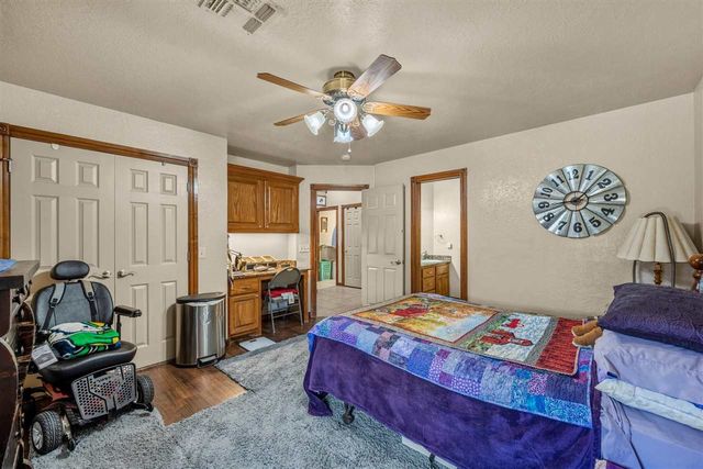 357 SW Matthey Dr, Cache, OK 73527