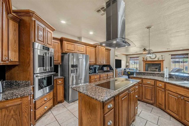 357 SW Matthey Dr, Cache, OK 73527