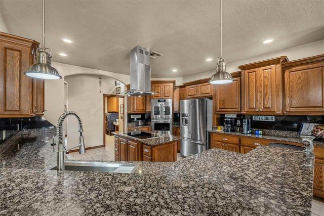 357 SW Matthey Dr, Cache, OK 73527