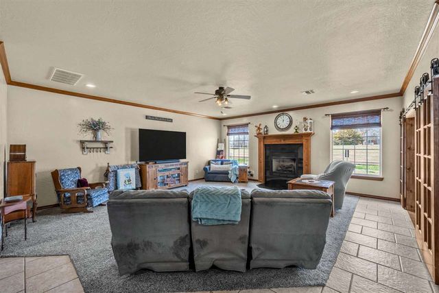357 SW Matthey Dr, Cache, OK 73527