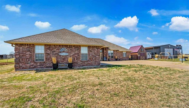 357 SW Matthey Dr, Cache, OK 73527