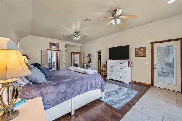 357 SW Matthey Dr, Cache, OK 73527