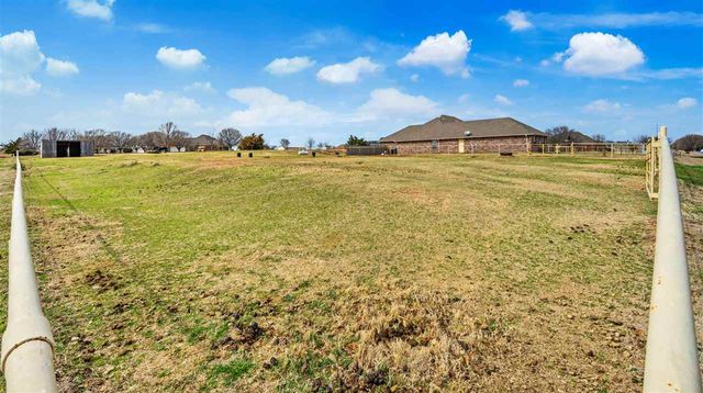 357 SW Matthey Dr, Cache, OK 73527