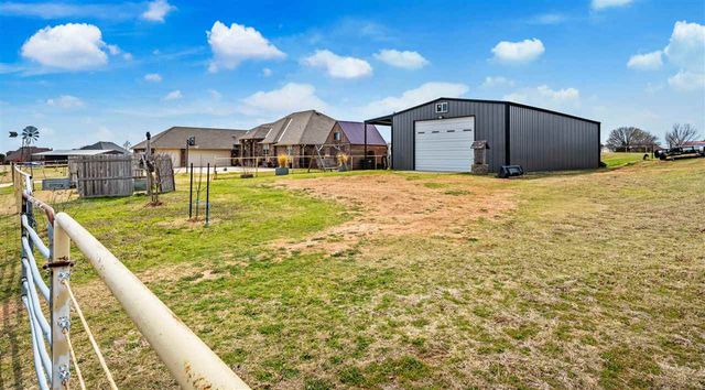 357 SW Matthey Dr, Cache, OK 73527