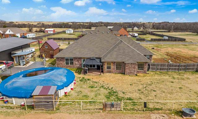 357 SW Matthey Dr, Cache, OK 73527