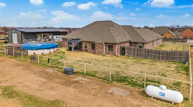 357 SW Matthey Dr, Cache, OK 73527