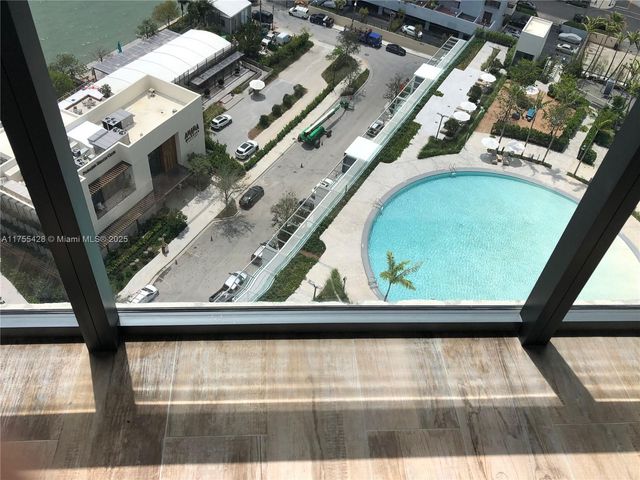 650 NE 32nd St 2006, Miami, FL 33137