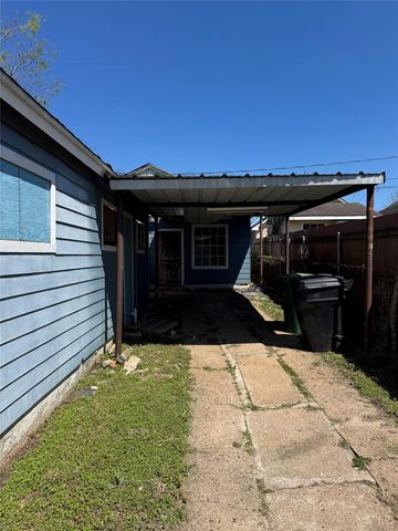 7323 Dallas Street, Houston, TX 77011