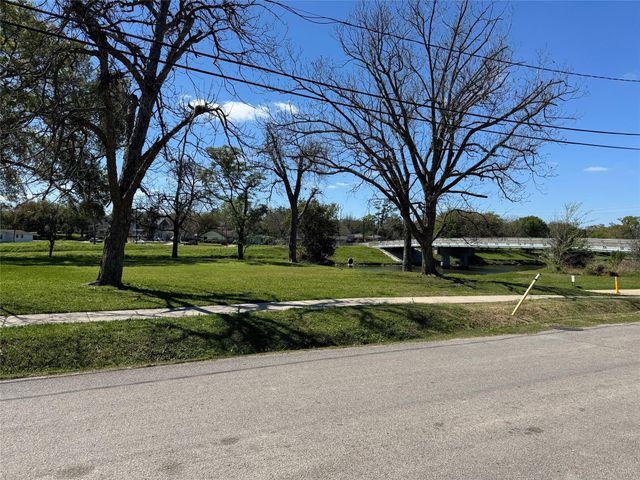 7323 Dallas Street, Houston, TX 77011