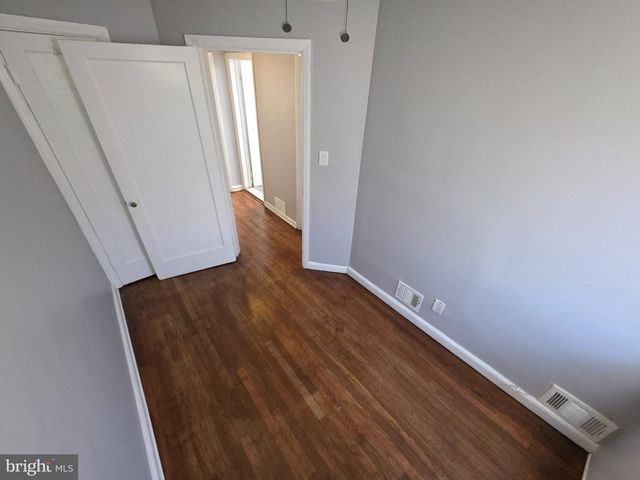 4404 MOUNTVIEW RD, Baltimore, MD 21229