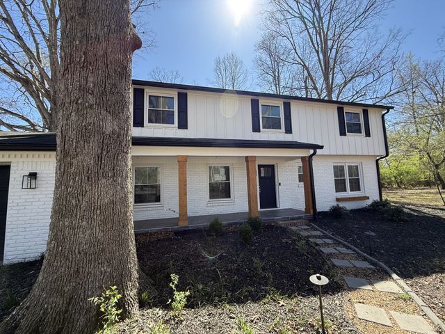 130 Wilkins Dr, Tullahoma, TN 37388