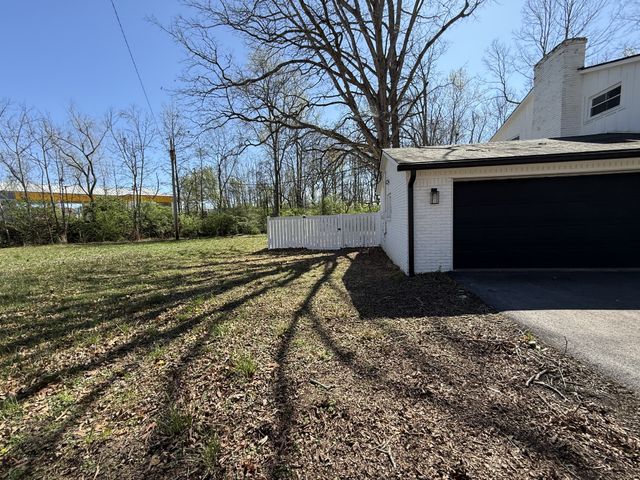 130 Wilkins Dr, Tullahoma, TN 37388