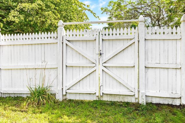 3 Howard St, Easton, MA 02375