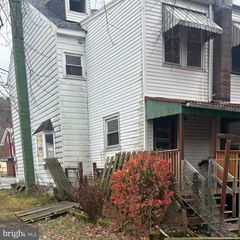 454 S PEARL ST, Shamokin, PA 17872