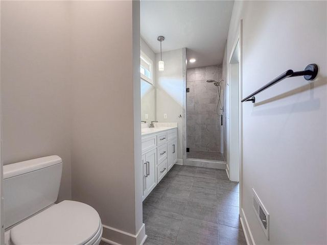 1710 E 127th Terrace, Kansas City, MO 64145