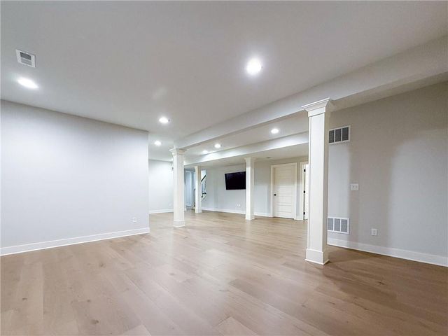 1710 E 127th Terrace, Kansas City, MO 64145