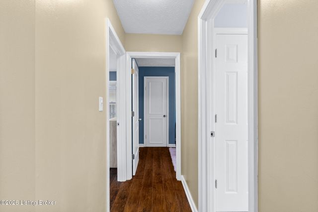 208 Downes Ln, Louisville, KY 40214