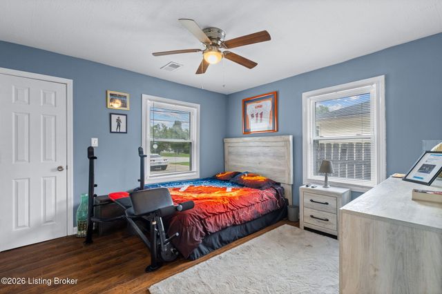 208 Downes Ln, Louisville, KY 40214