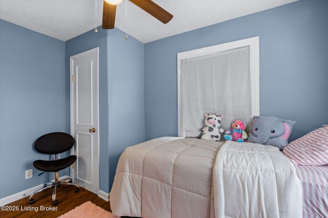 208 Downes Ln, Louisville, KY 40214