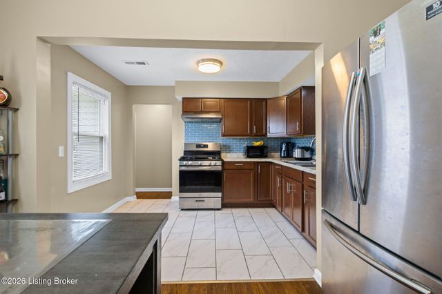 208 Downes Ln, Louisville, KY 40214