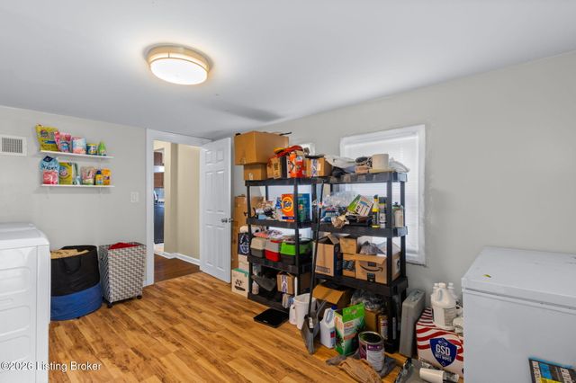 208 Downes Ln, Louisville, KY 40214