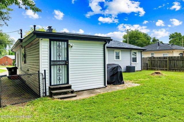 208 Downes Ln, Louisville, KY 40214