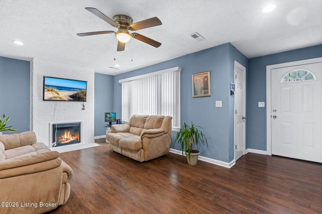 208 Downes Ln, Louisville, KY 40214