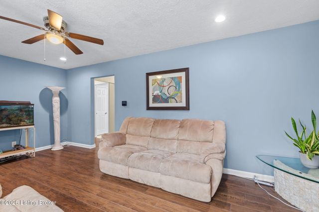 208 Downes Ln, Louisville, KY 40214