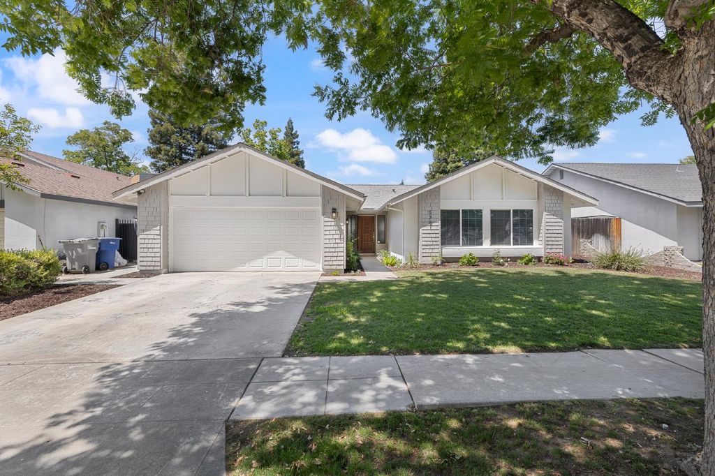 5361 N El Sol Avenue, Fresno, CA 93722