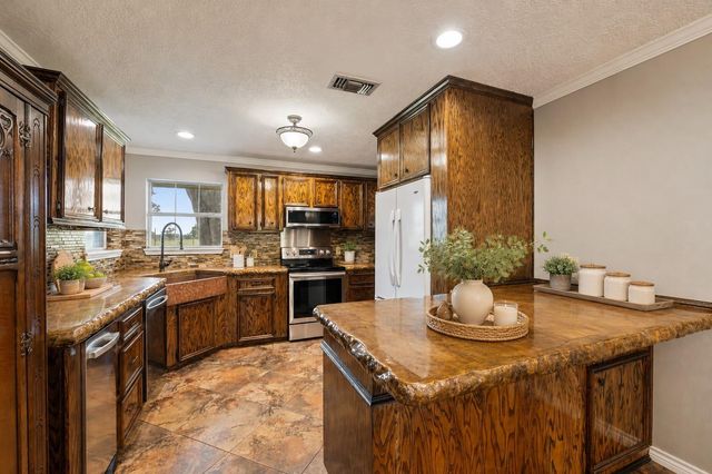2016 County Road 661, Dayton, TX 77535