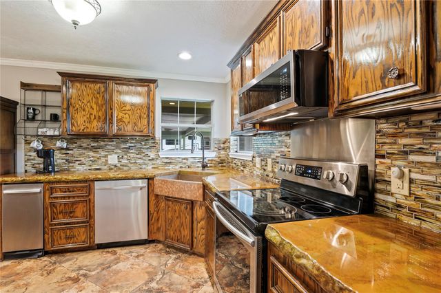 2016 County Road 661, Dayton, TX 77535