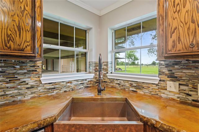2016 County Road 661, Dayton, TX 77535