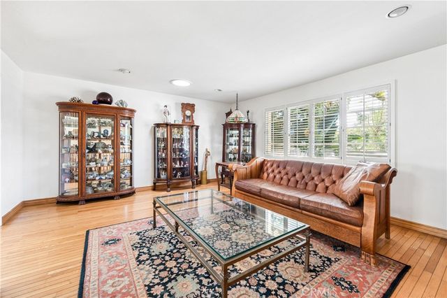 3210 Val Verde, Long Beach, CA 90808